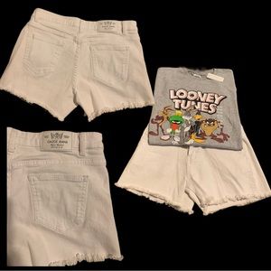 Graphic T-shirts -ONLY
Denim Shorts (sold in a separate listing)
T-shirt Size: L